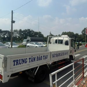 Học lái xe tải C1 học ngoài giờ