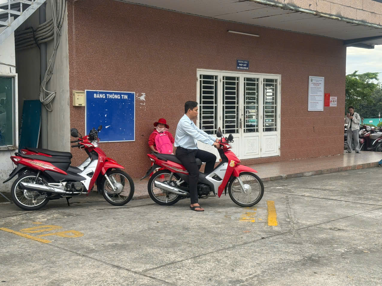 Học phí 2026 xe máy xe mô tô B1 tự động B2 sàn C1 Tân Uyên Học phí 2026 xe máy xe mô tô B1 tự động B2 sàn C1 Tân Uyên